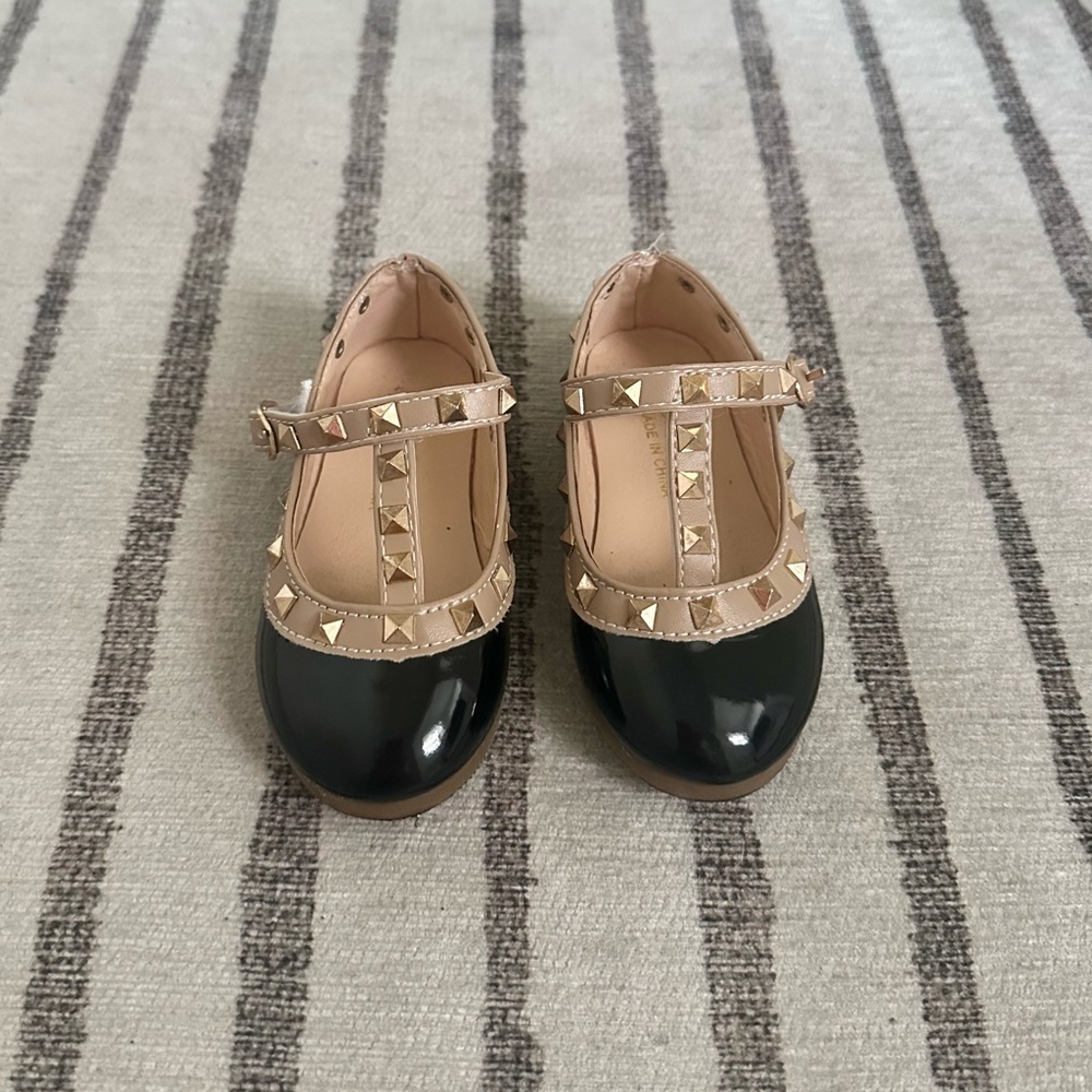Toddler Valentino Like 6.5 Black and Tan